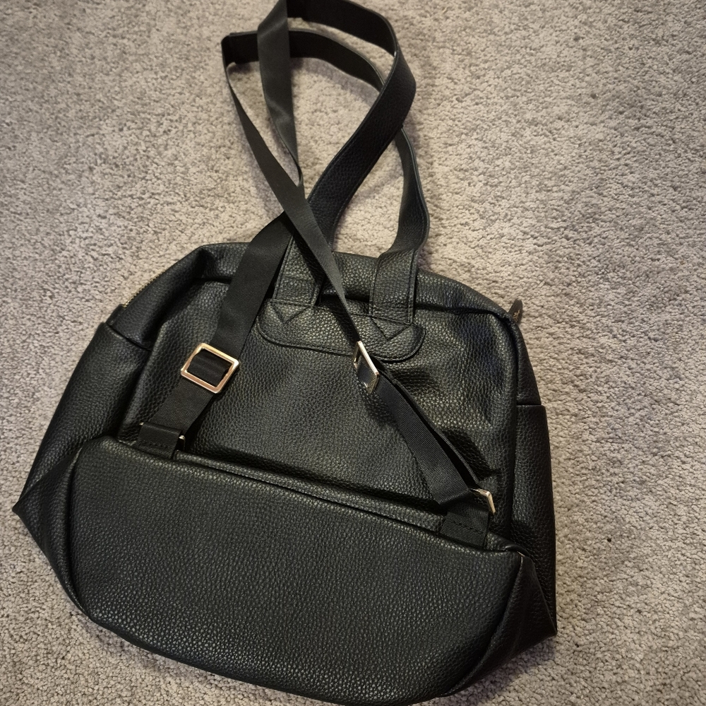 ❤️‍🔥Younique Black Small Backpack Bag - Picture 3 of 3